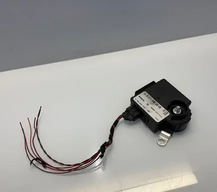 Mercedes-Benz E W211 Battery control module A2115403845 15018724 0199000012