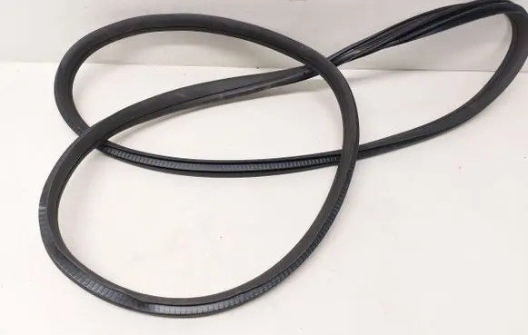 Front door rubber seal