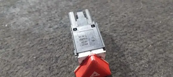Volkswagen Touran I Hazard light switch 1t0953509