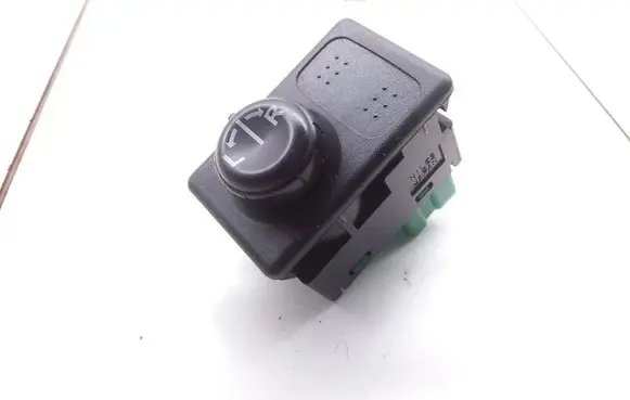 Nissan Primera Wing mirror switch