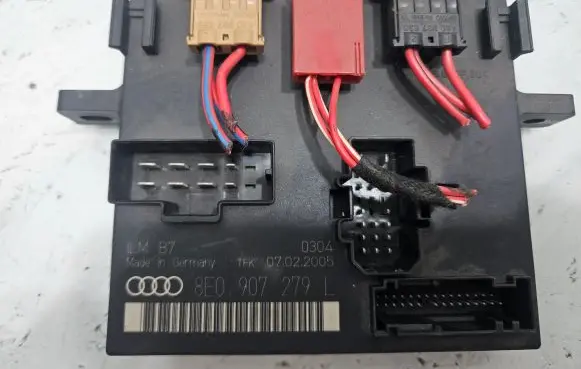 Audi A4 S4 B7 8E 8H Comfort/convenience module 8E0907279L