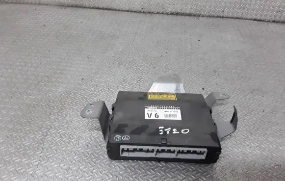 Lexus IS 220D-250-350 Other control units/modules 8954053221