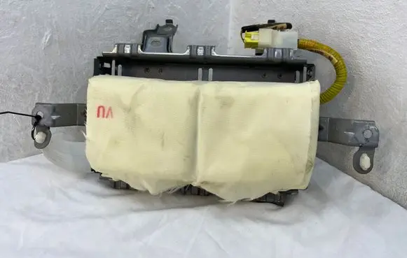 Toyota Prius (XW30) Passenger airbag 8214047060