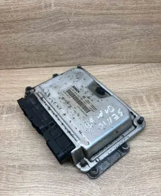 Renault Megane II Engine control unit/module ECU 8200049306 0281010442