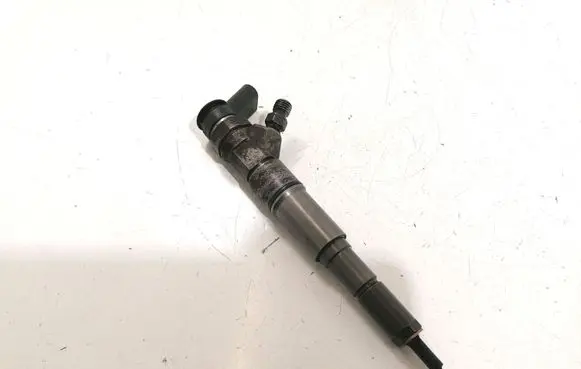 BMW 7 E65 E66 Fuel injector 0445110131 7789661