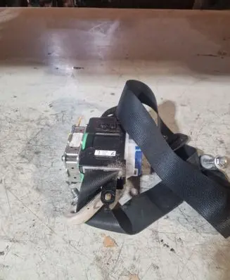 Mazda 6 Front seatbelt