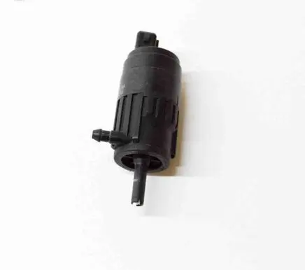 Maserati Quattroporte Windscreen/windshield washer pump D28323514