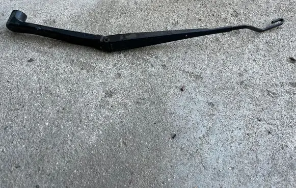Mitsubishi Lancer Evolution Front wiper blade arm