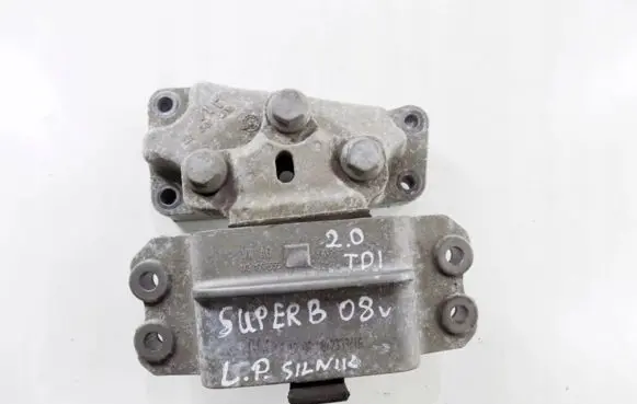 Skoda Superb B6 (3T) Engine mount bracket