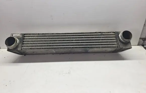 BMW 5 E60 E61 Intercooler radiator 7795823