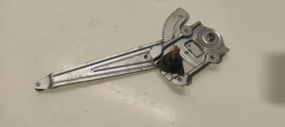 Rear door manual window regulator