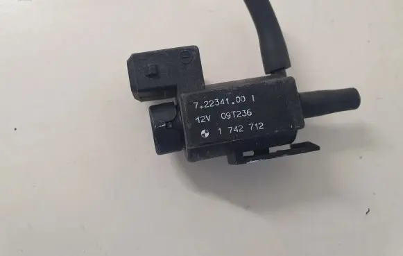 BMW 7 F01 F02 F03 F04 Vacuum valve 722341