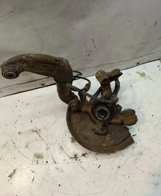 Rear wheel hub
