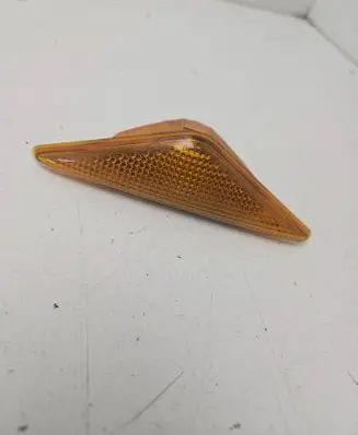 Ford Mondeo Mk III Front fender indicator light 1s7113