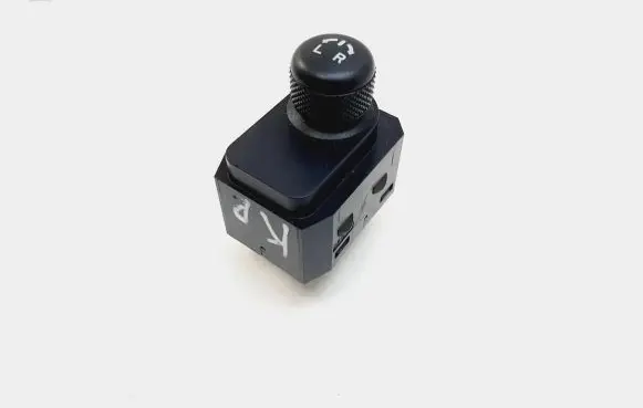 Suzuki Swift II Wing mirror switch 62J203211T
