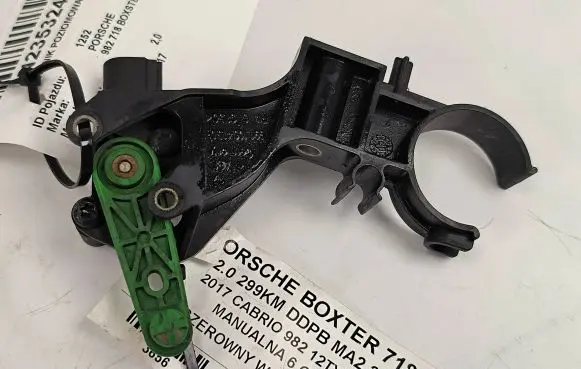 Headlight/headlamp level sensor