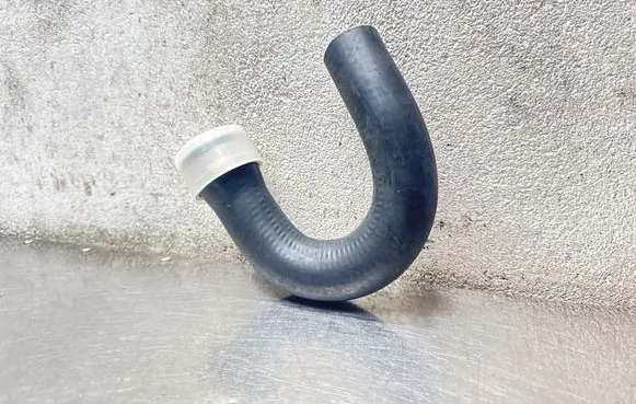 Opel Corsa C Coolant pipe/hose 5835847 Y11583 Y0P11583
