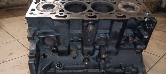 Hyundai Tucson JM Engine block D4EA