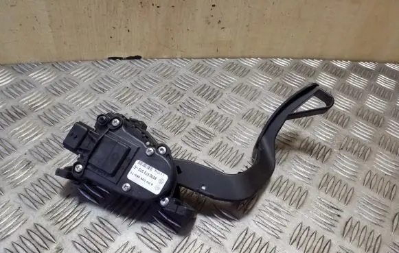 Renault Master III Accelerator throttle pedal 8200672372C