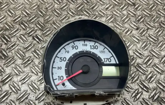 Toyota Aygo AB10 Speedometer (instrument cluster) 838000H012A