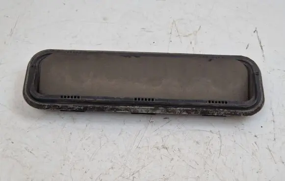 Hyundai i40 Quarter panel pressure vent