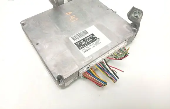 Toyota Prius (XW20) Engine control unit/module 8966147170 2751009522