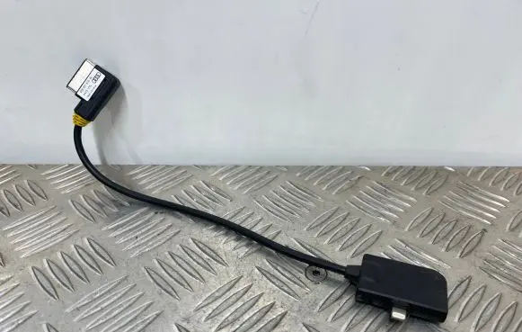 Audi Q5 SQ5 USB socket connector 4F0051510AL
