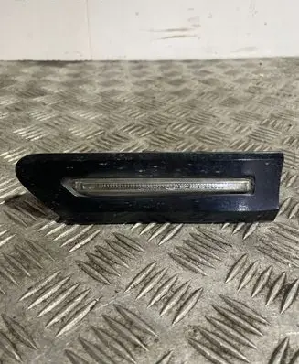 BMW 7 F01 F02 F03 F04 Front fender indicator light 7203371