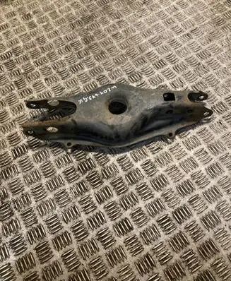 Mercedes-Benz C W204 Rear upper control arm/wishbone 2043503506 A2043503506
