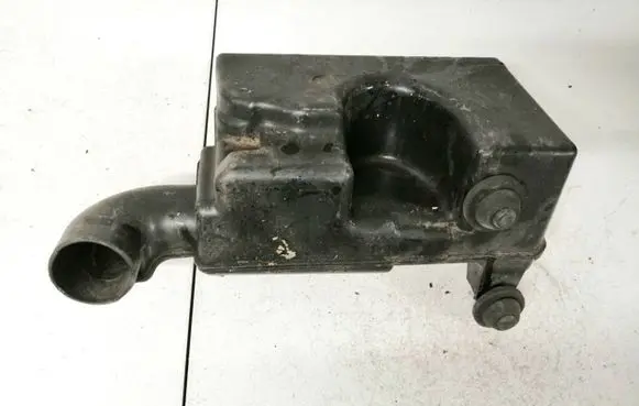Renault Scenic II - Grand scenic II Intake resonator 8200233761 8200231858b