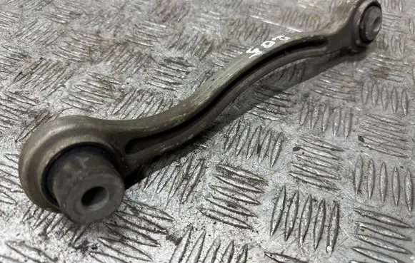 Rear upper control arm/wishbone