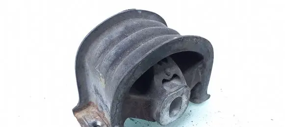 Engine mount bracket