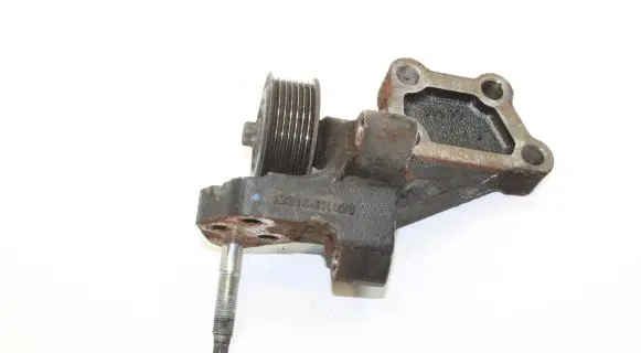 Toyota Avensis T270 Engine mounting bracket 123150R020
