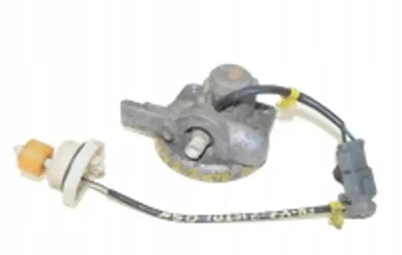 Honda FR-V Fuel filter housing 