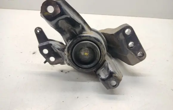 Engine mount bracket