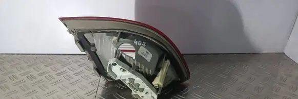 Tailgate rear/tail lights