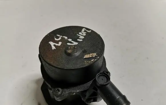 Opel Vivaro Vacuum pump 722389