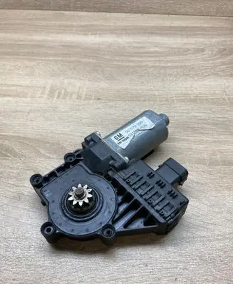 Opel Zafira A Front door window regulator motor 90579356 0311006648