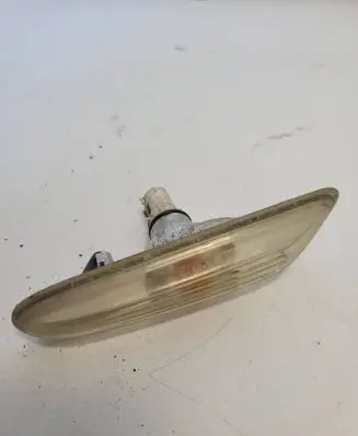 BMW 5 E60 E61 Front fender indicator light 8382104
