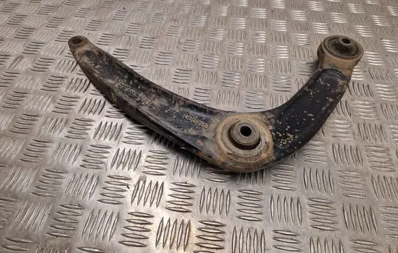 Citroen DS5 Front lower control arm/wishbone 884980