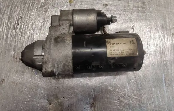 Mercedes-Benz V Class W447 Starter motor A6519064300 0001139085