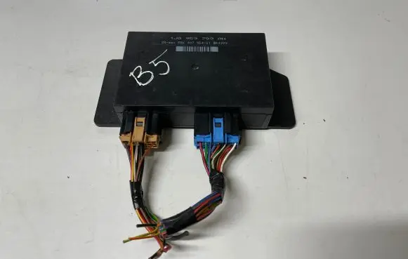 Volkswagen PASSAT B5 Central body control module 1J0959799AH 5DK00795451