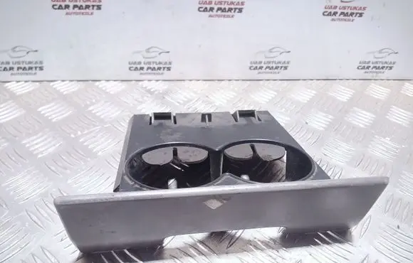 Cup holder front