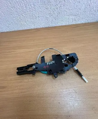 BMW 1 E81 E87 Rear door exterior handle/bracket F5784