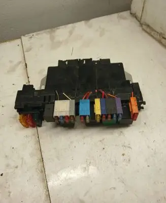 Mercedes-Benz S W220 Fuse module A0265455332 05045122 0451227990399