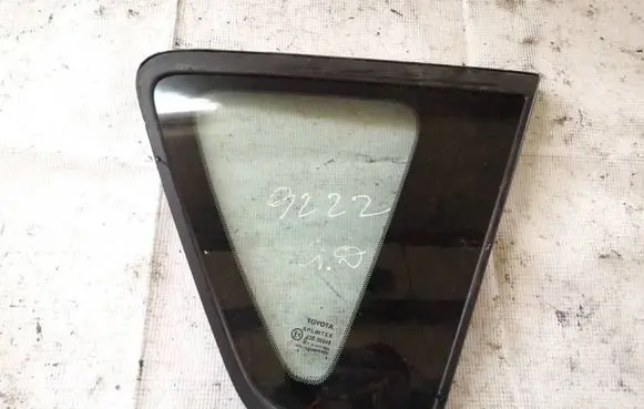 Toyota Corolla Verso AR10 Rear side window as2