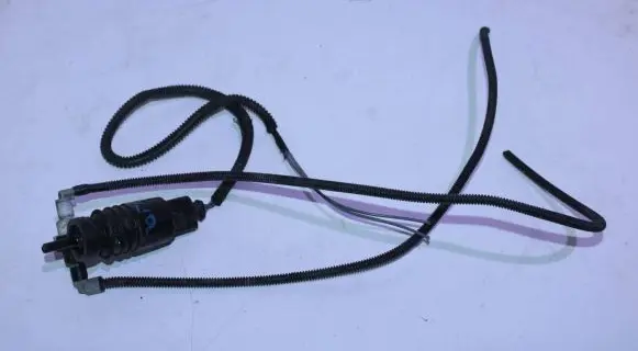 Ford Kuga II Windscreen/windshield washer pump CJ5417664AA