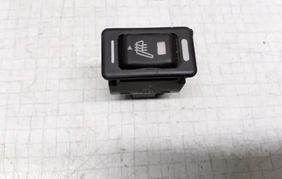 Nissan Almera N16 Seat heating switch 261246