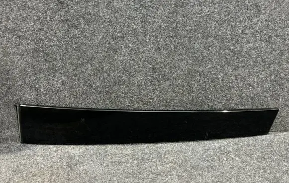 Chrysler Pacifica Other front door trim element 68187812AD