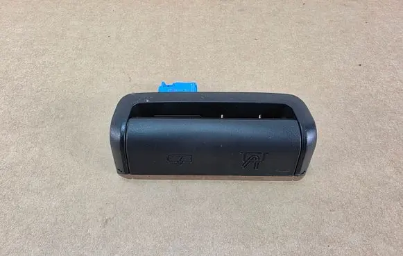 BMW X5 G05 USB socket connector 